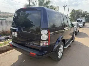Land Rover Discovery 2016 Blue