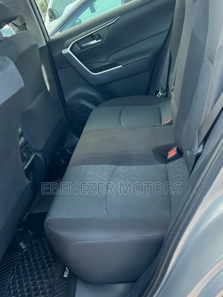 Toyota RAV4 2023 Gray