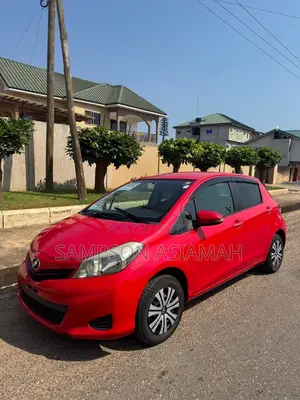Toyota Vitz 1.3 FWD 3dr 2012 Red