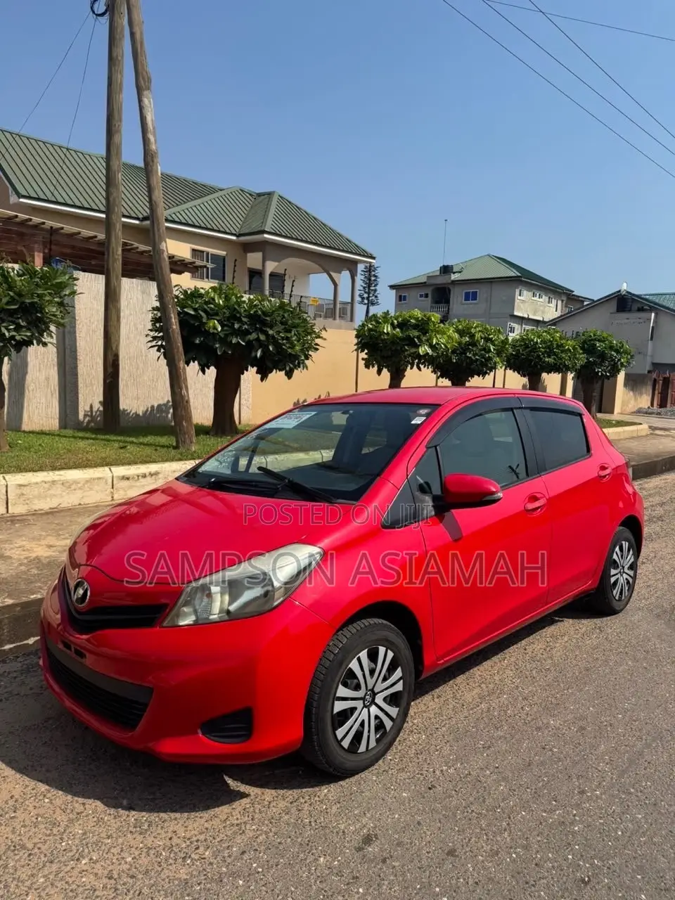 Toyota Vitz 1.3 FWD 3dr 2012 Red