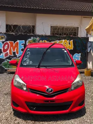 Toyota Vitz 1.3 FWD 3dr 2012 Red