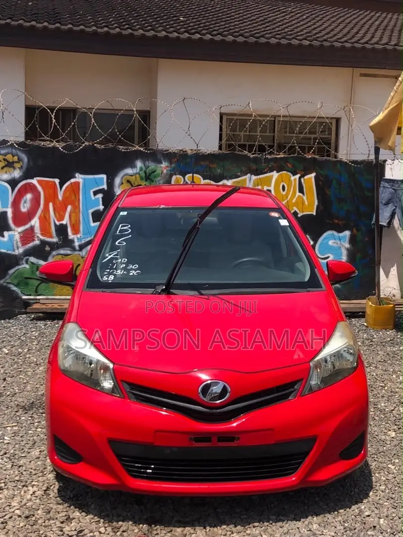 Toyota Vitz 1.3 FWD 3dr 2012 Red