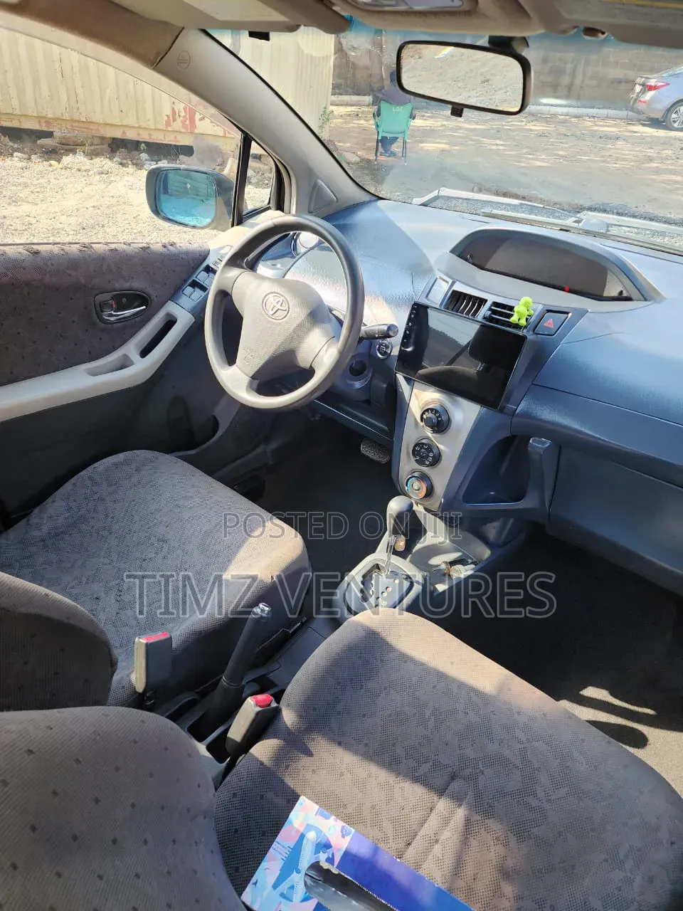Toyota Vitz 1.3 AWD 3dr 2010 Black