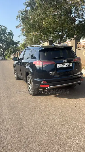 Toyota RAV4 XLE 4dr SUV (2.5L 4cyl 6A) 2018 Black