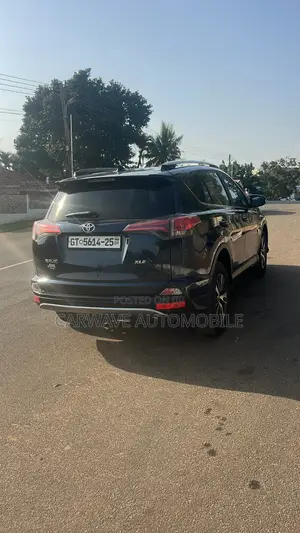 Toyota RAV4 XLE 4dr SUV (2.5L 4cyl 6A) 2018 Black