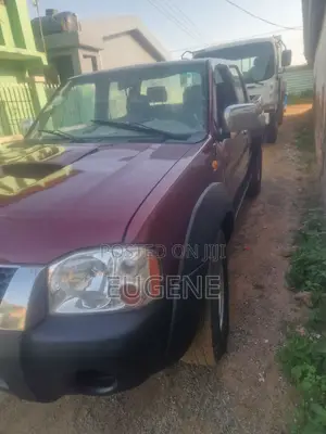 Nissan Hardbody 2004 Red