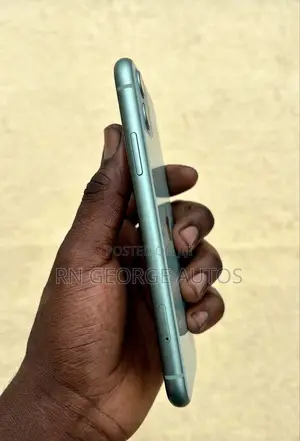 New Apple iPhone 11 128 GB Green