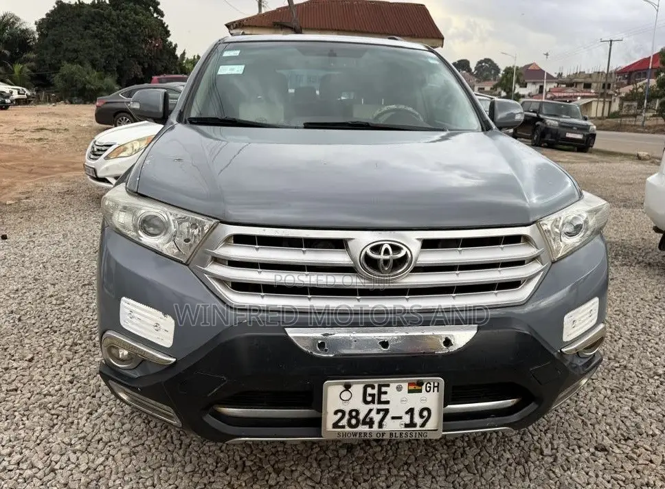 Toyota Highlander 3.5L 4WD 2013 Gray