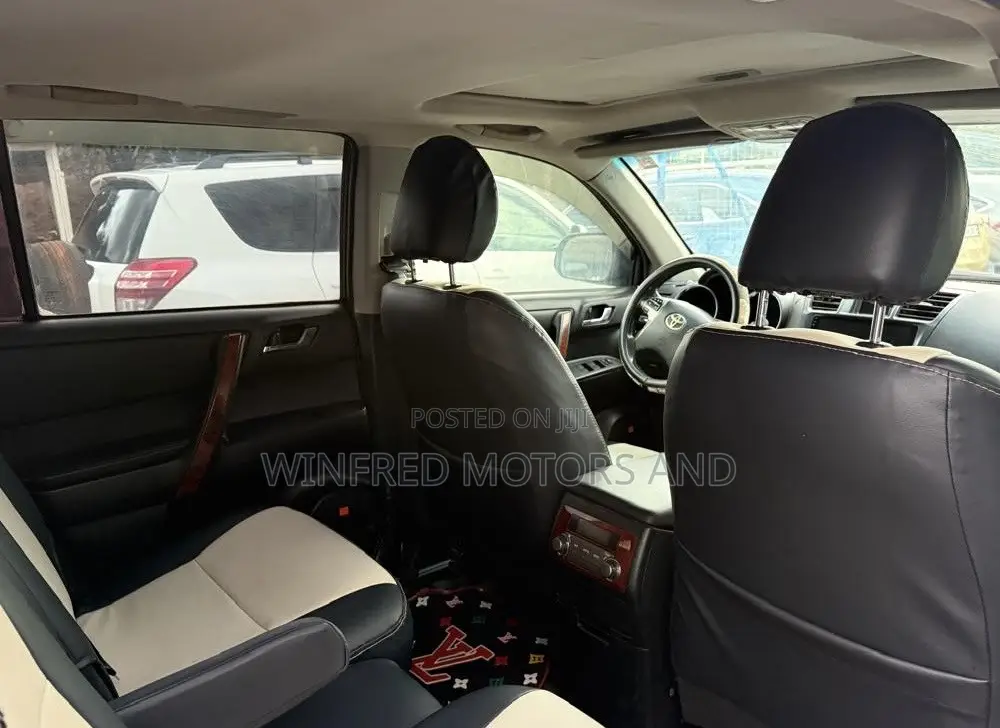 Toyota Highlander 3.5L 4WD 2013 Gray