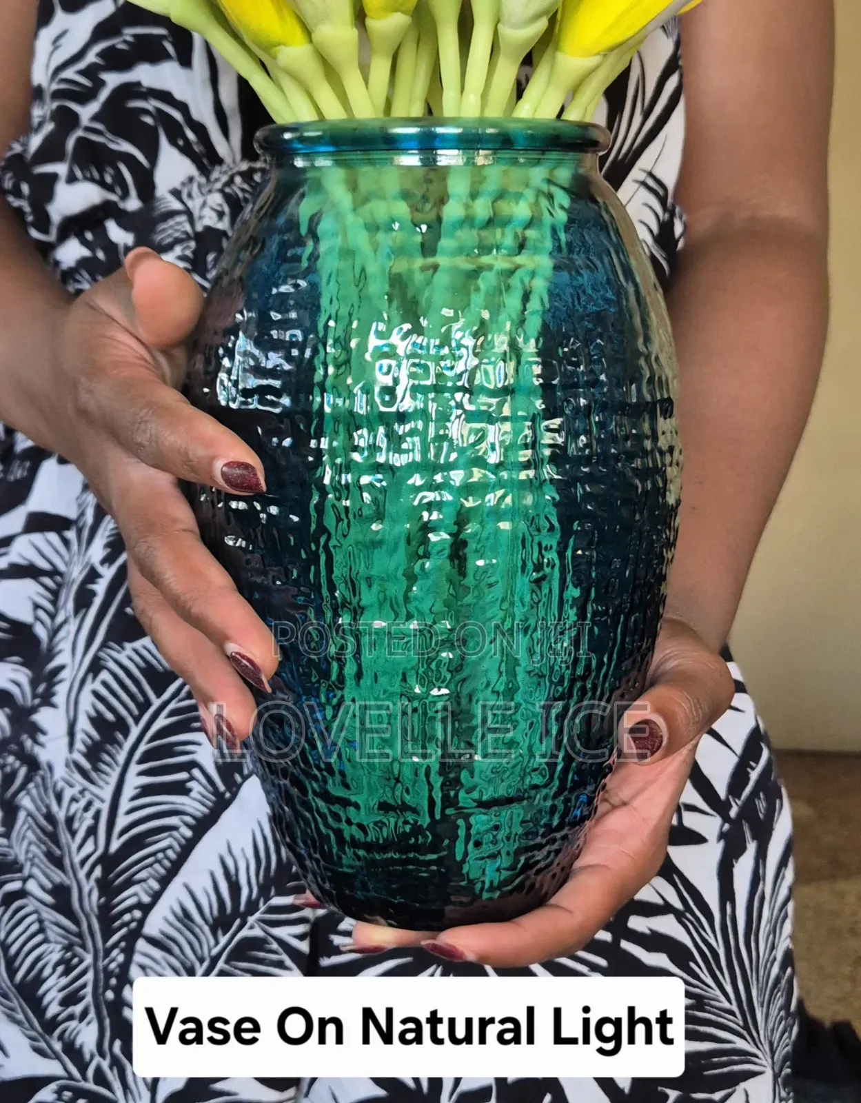 Minimalistic Flower Vase ( Emerald Green) With Flowers