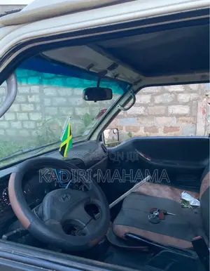 Hyundai H-100 2004