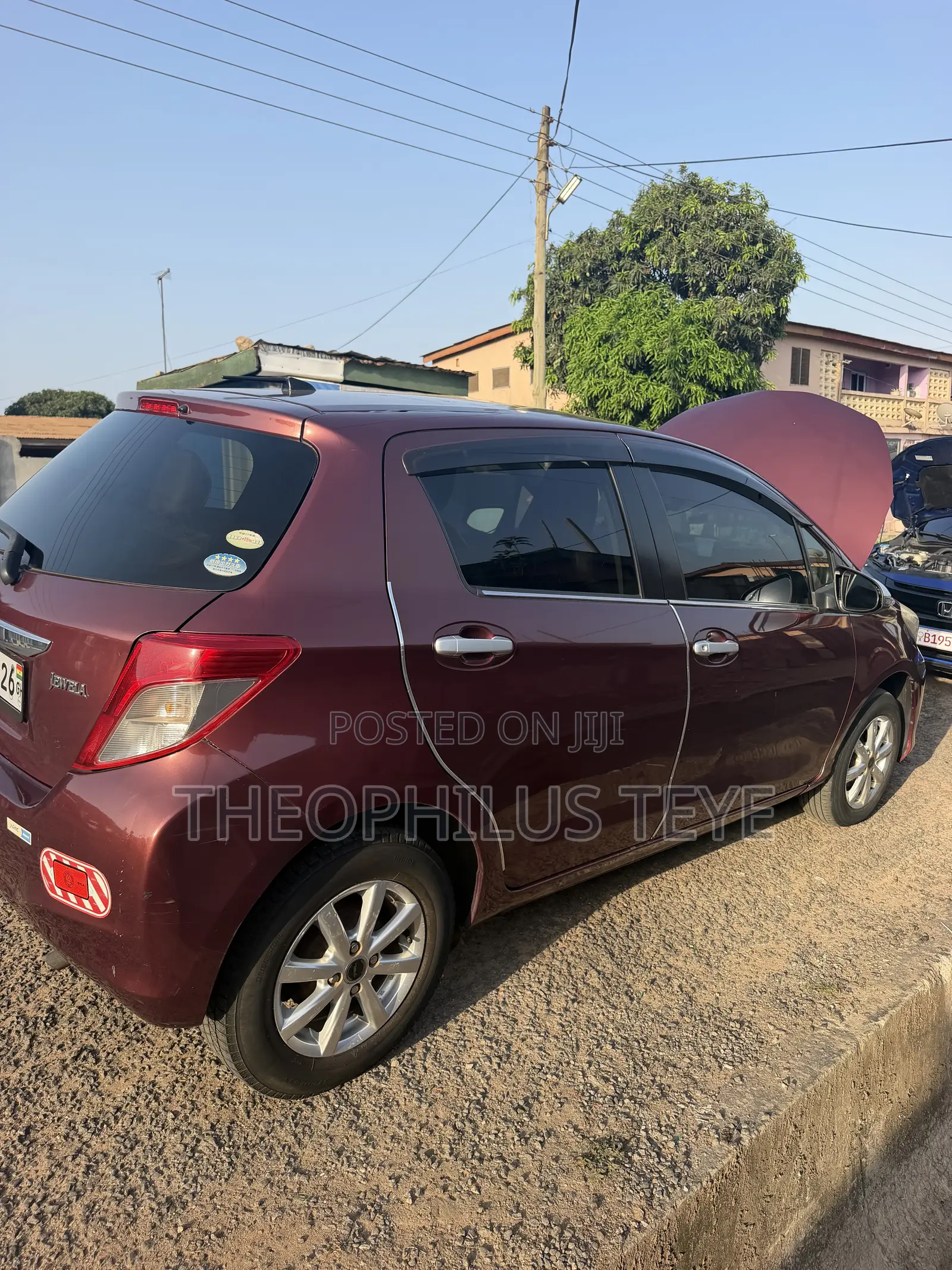 Toyota Vitz 2012 Brown