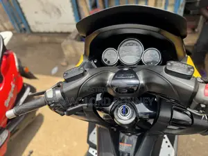 Yamaha 2011 Yellow