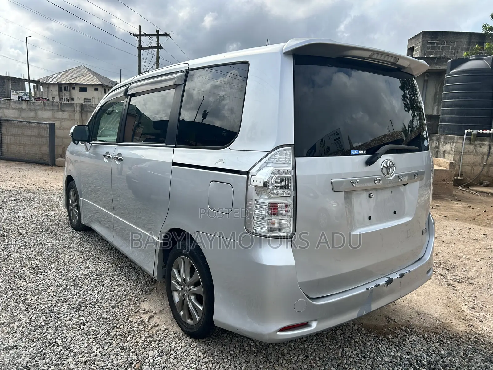 Toyota Voxy V 2WD 8-Seater 2011 Silver