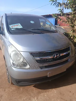 Hyundai H1 2011 Silver