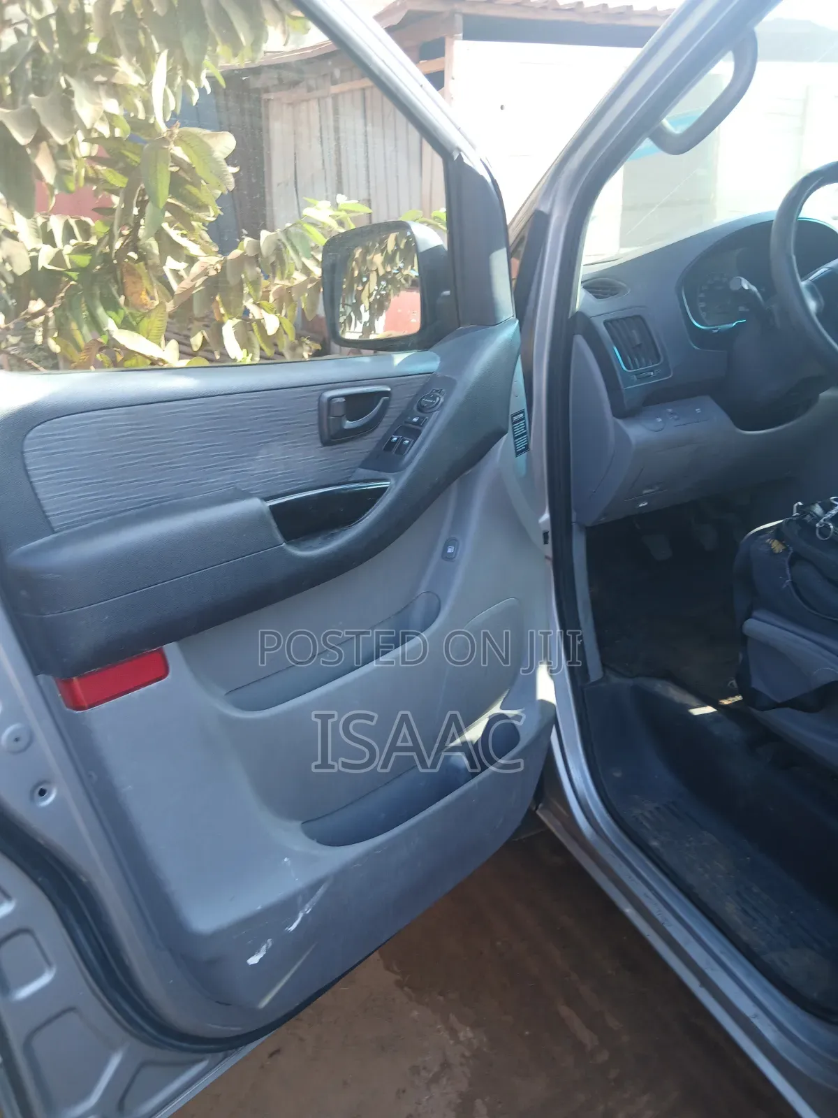 Hyundai H1 2011 Silver