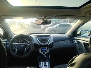 Hyundai Elantra 2012 White