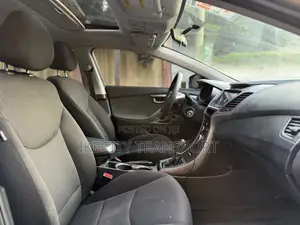 Hyundai Elantra Sport Sedan FWD (2.0L 4cyl 6A) 2016