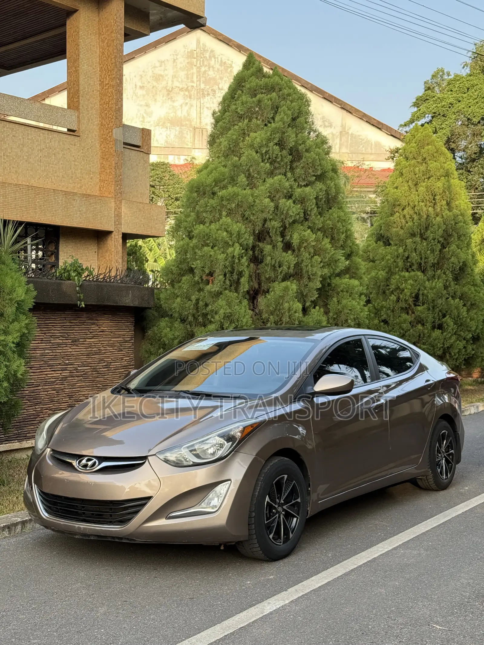 Hyundai Elantra Sport Sedan FWD (2.0L 4cyl 6A) 2016