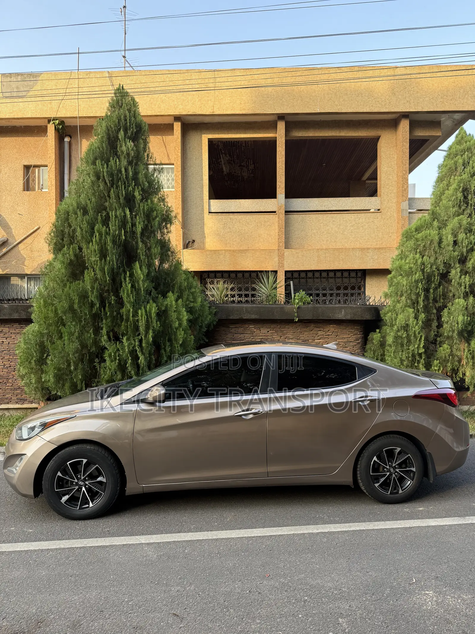 Hyundai Elantra Sport Sedan FWD (2.0L 4cyl 6A) 2016