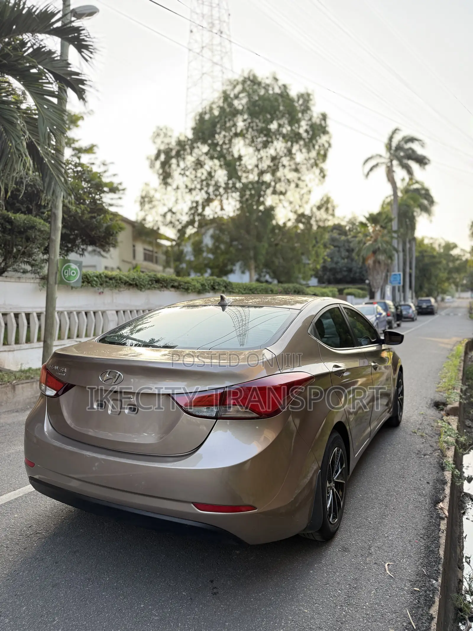 Hyundai Elantra Sport Sedan FWD (2.0L 4cyl 6A) 2016