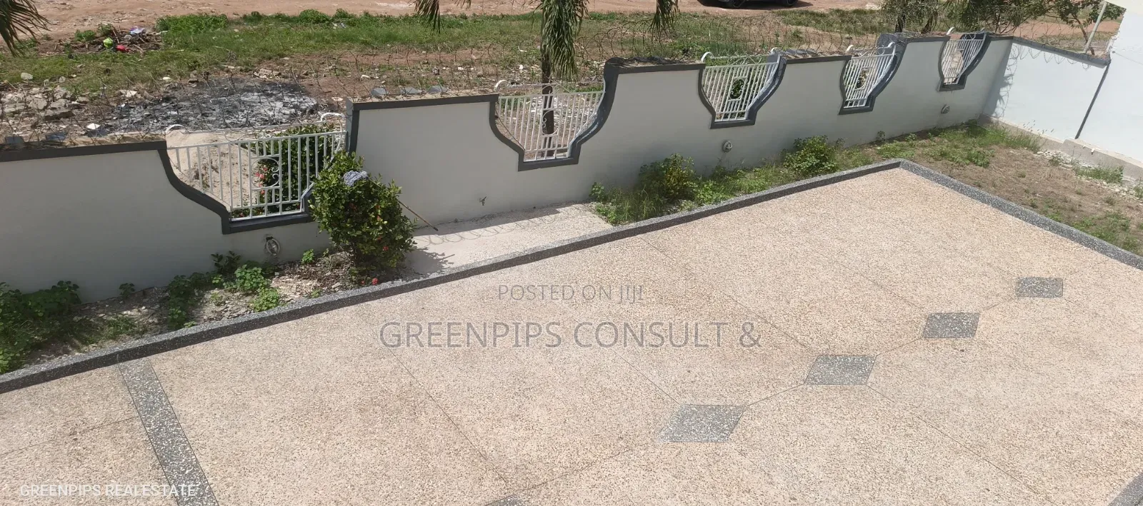 8bdrm House in Krapa, Kumasi Metropolitan for sale