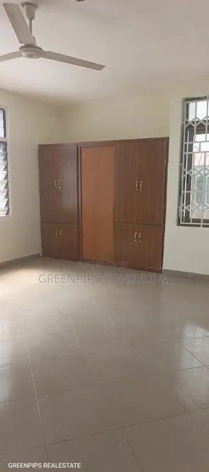 8bdrm House in Krapa, Kumasi Metropolitan for sale