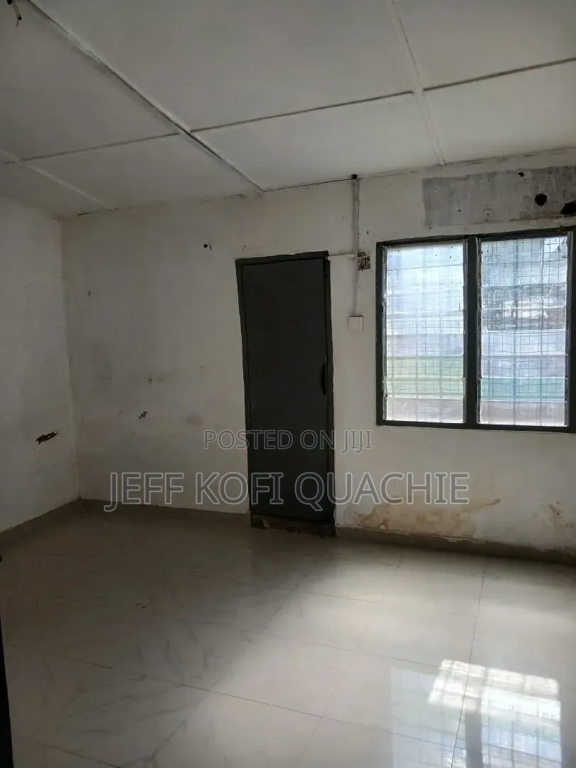 1bdrm Apartment in Quachie Estate, Mosque Area for rent