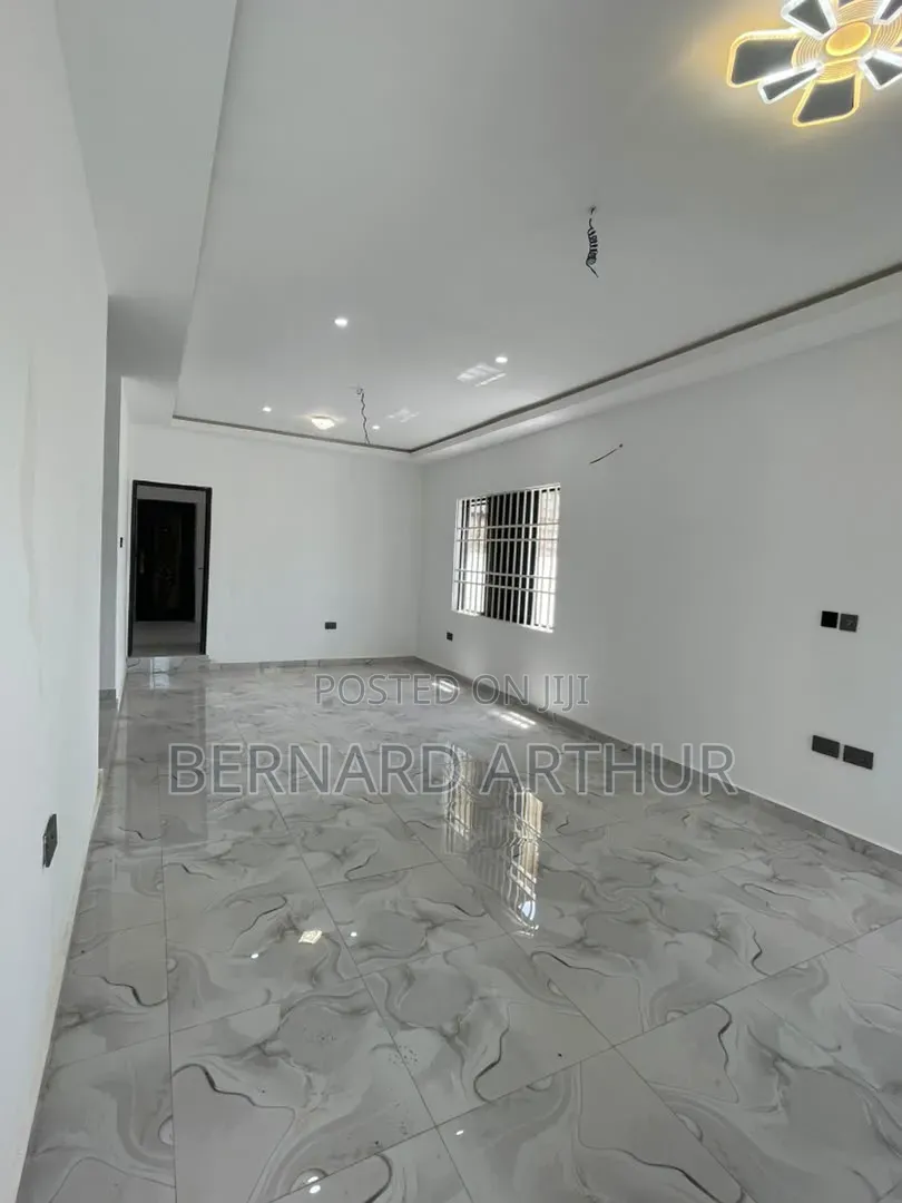 3bdrm House in Bernard Agency, Nsawam Adoagyiri Municipal for sale