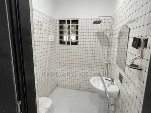 3bdrm House in Bernard Agency, Nsawam Adoagyiri Municipal for sale