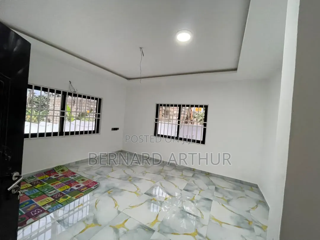 3bdrm House in Bernard Agency, Nsawam Adoagyiri Municipal for sale