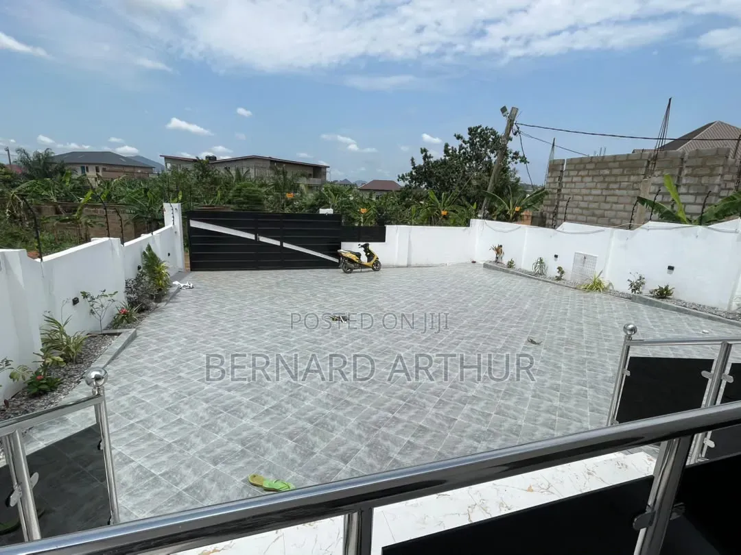3bdrm House in Bernard Agency, Nsawam Adoagyiri Municipal for sale
