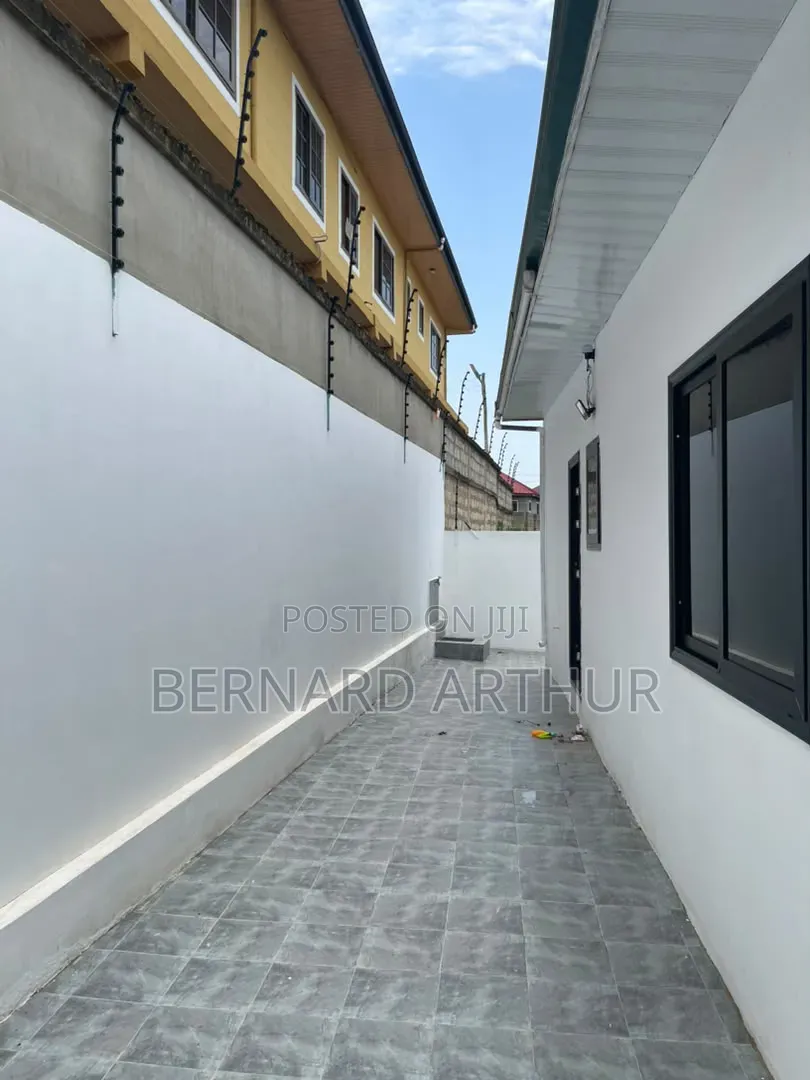 3bdrm House in Bernard Agency, Nsawam Adoagyiri Municipal for sale