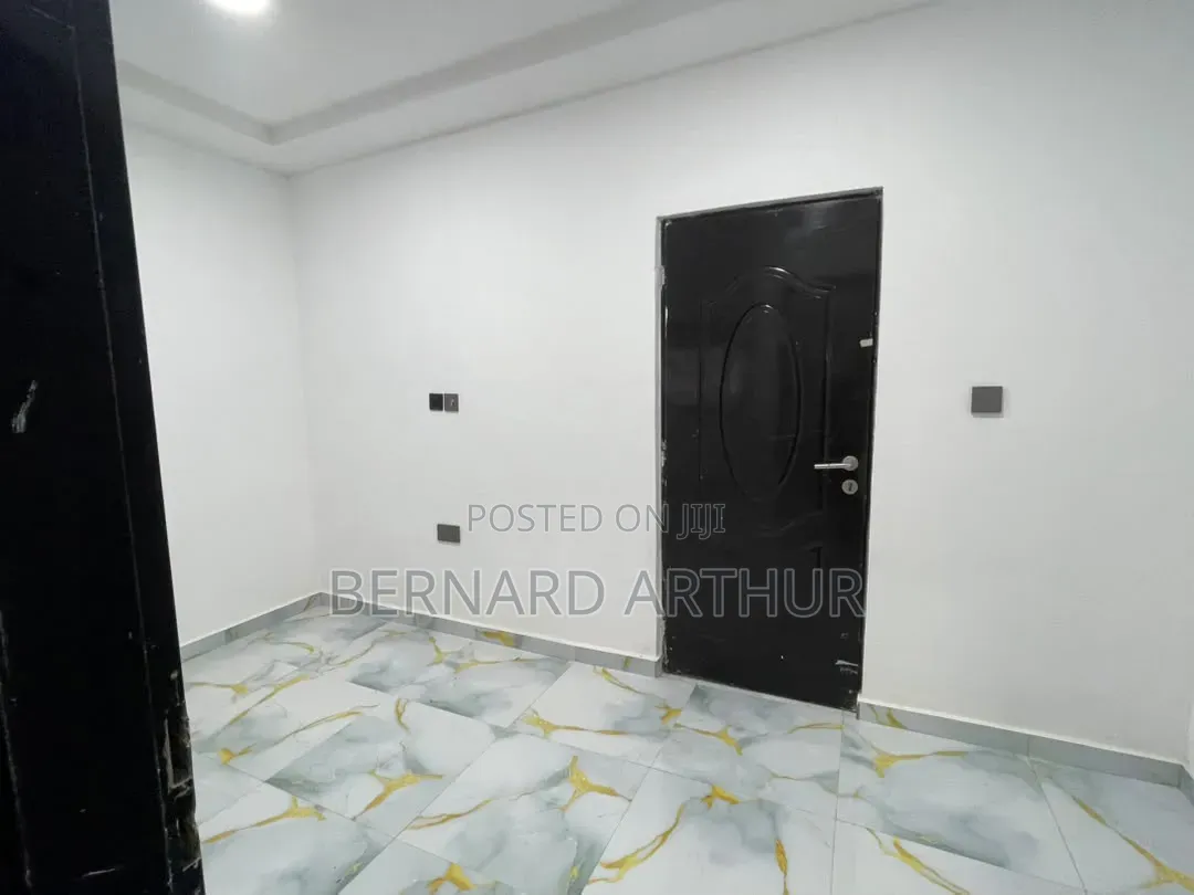 3bdrm House in Bernard Agency, Nsawam Adoagyiri Municipal for sale
