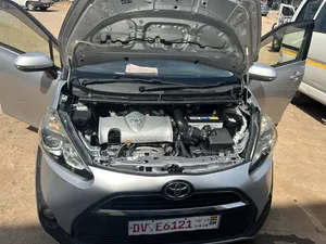 Toyota Sienta 1.5 FWD 2017 Silver