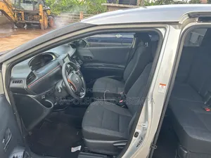 Toyota Sienta 1.5 FWD 2017 Silver