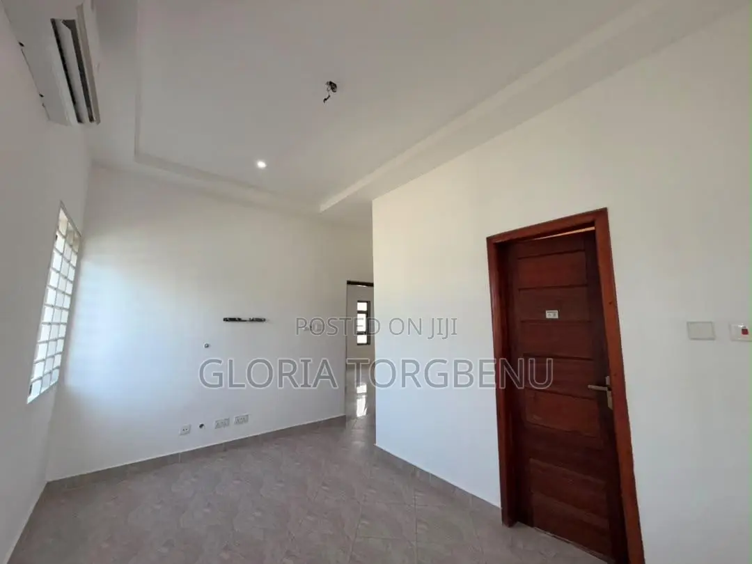 2bdrm Apartment in Adjiriganor for rent