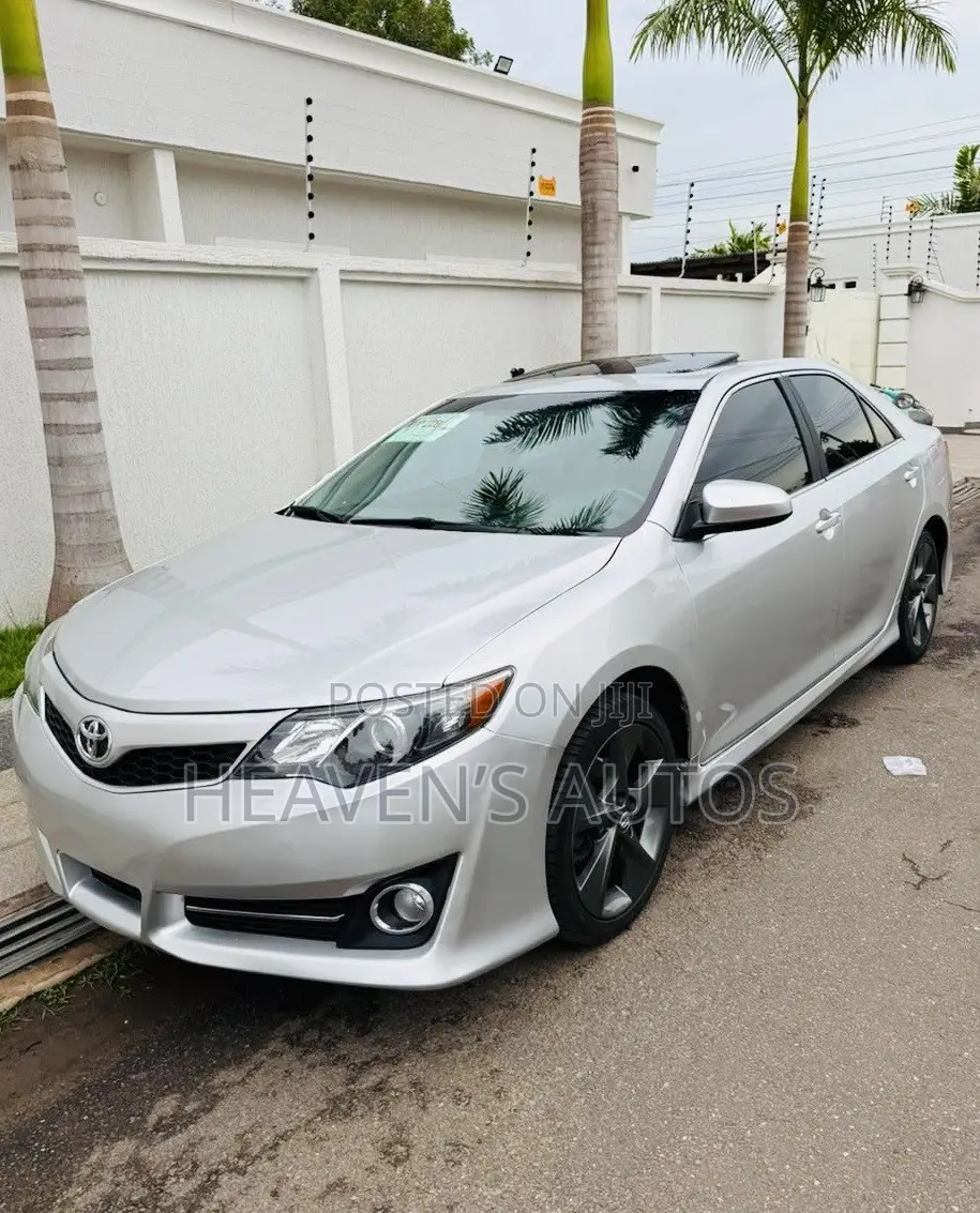 Toyota Camry 2014 Silver