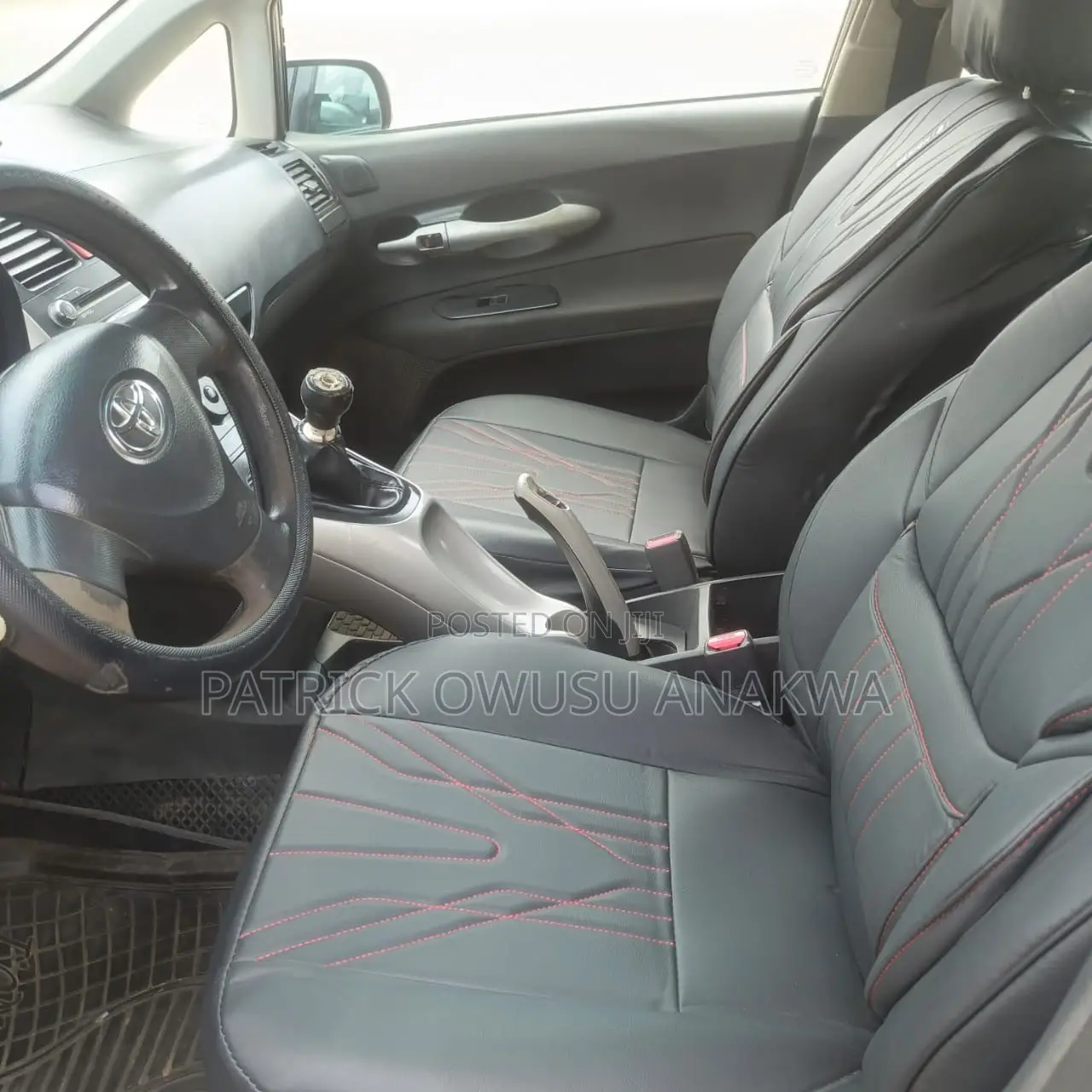 Toyota Auris 2012 Gray