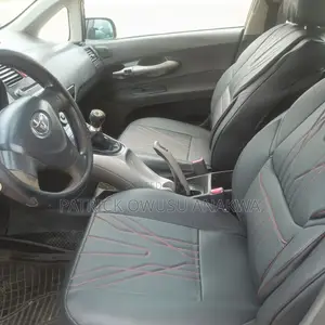 Toyota Auris 2012 Gray