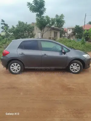 Toyota Auris 2012 Gray