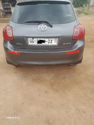 Toyota Auris 2012 Gray