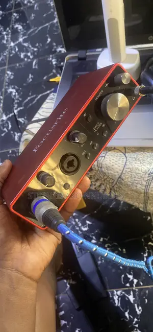 Focusrite Scarlet 2i2