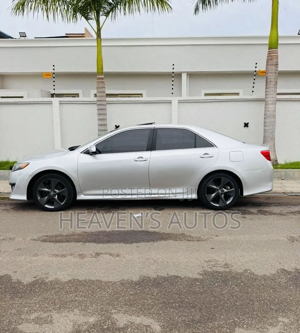 Toyota Camry 2014 Silver