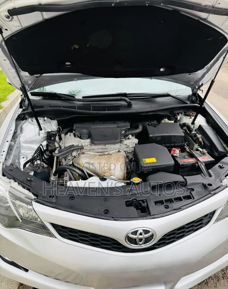 Toyota Camry 2014 Silver