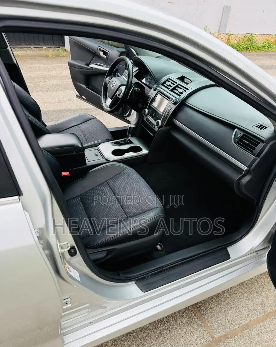 Toyota Camry 2014 Silver