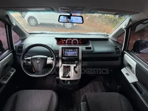 Toyota Voxy V 2WD 8-Seater 2012 Silver