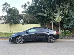 Toyota Corolla 2015 Black
