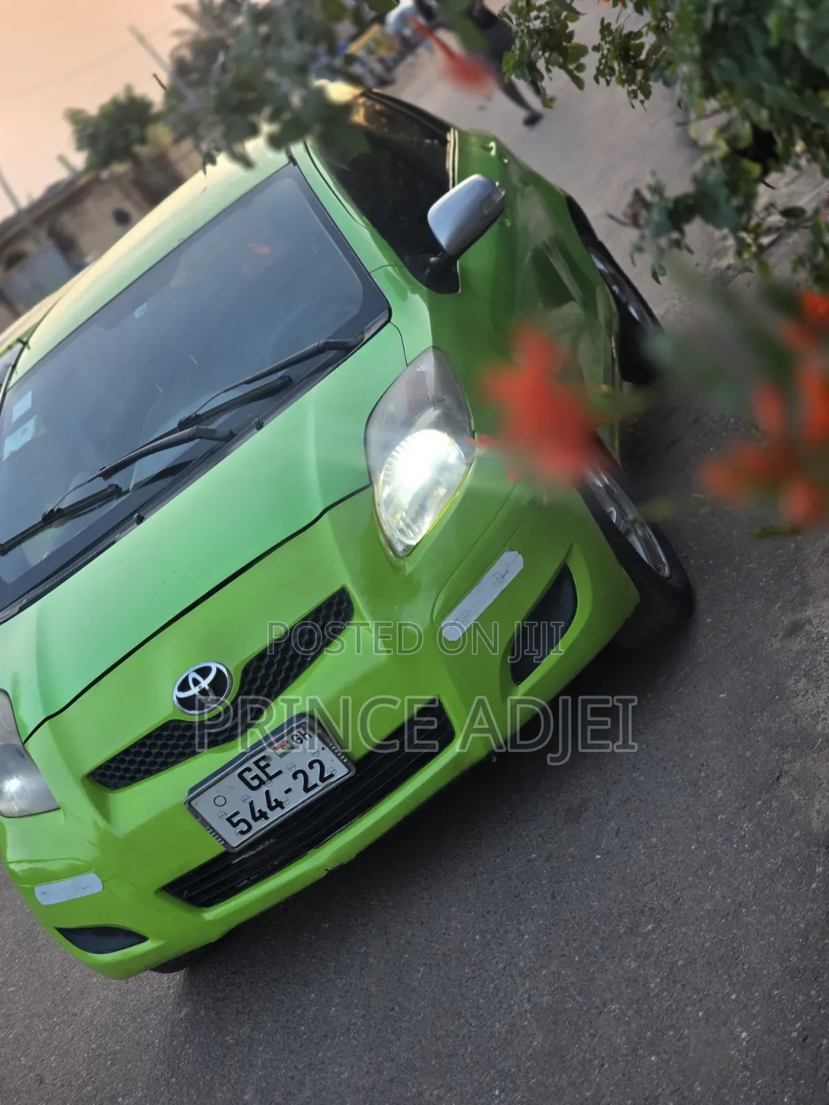 Toyota Vitz 1.0 FWD 5dr 2010 Green