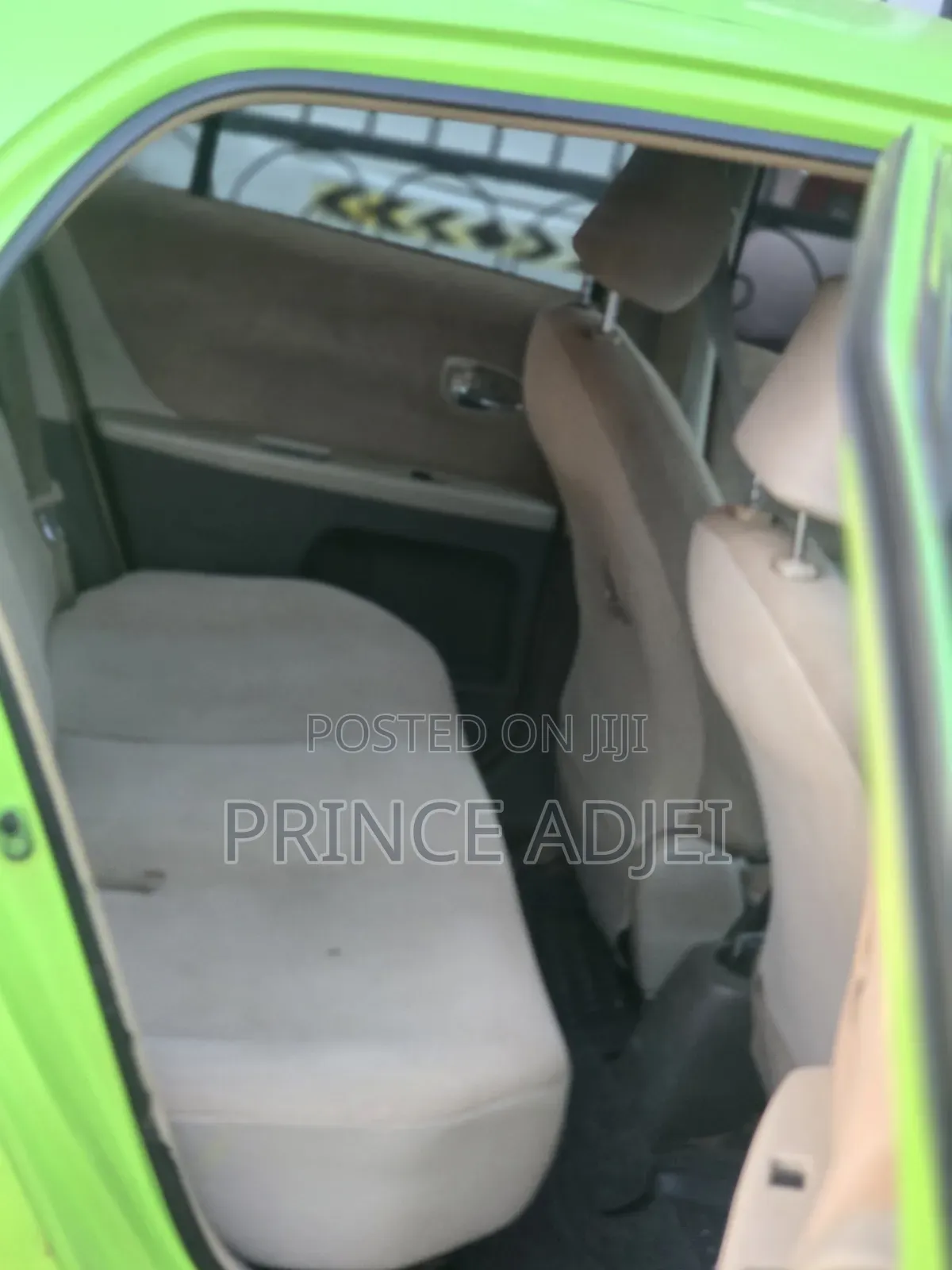 Toyota Vitz 1.0 FWD 5dr 2010 Green